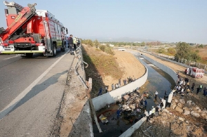 სატვირთო მანქანის ავარიის შედეგად თურქეთში 22 მიგრანტი დაიღუპა