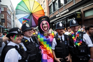 ბრიტანეთში ბოლო ხუთი წლის განმავლობაში ჰომოფობიური დანაშაულები გაორმაგდა