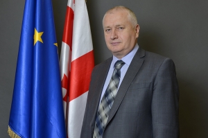 ფოტოზე ნუგზარ გასვიანი