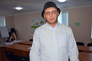 ფოტოზე გიორგი კალმახელიძე