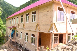 შუახევის სოფელ ჟანივრში სკოლის მშენებლობა 5 თვეა შეჩერებულია