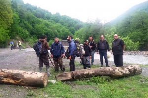 თუშეთის გზაზე ჩარჩენილი National Geographic-ის თანამშრომლები და მწყემსები ბარში დაბრუნდნენ