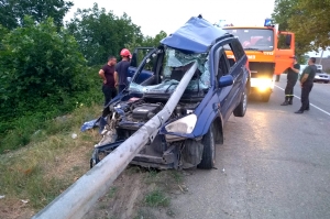 ახმეტის სოფელ ქისტაურში ავარიის შედეგად ორი ადამიანი დაშავდა