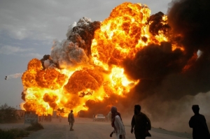 პაკისტანში ნავთობის ტანკერის აფეთქების შედეგად 140 ადამიანი დაიღუპა