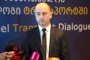 ფოტოზე „საქართველოს რკინიგზის“ გენერალური დირექტორი დავით ფერაძე