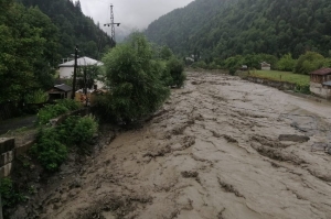 სტიქიის შედეგად ლენტეხის ხუთი სოფელი გარესამყაროს მოწყდა