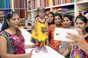 პლანეტის ყველაზე დაბალი ქალი ინდოეთში ცხოვრობს