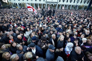 ოპოზიცია ვადამდელ არჩევნებს ითხოვს დროებითი მთავრობის პირობებში