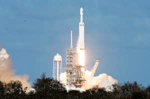 რაკეტა Falcon Heavy-ით ილონ მასკის ავტომობილი კოსმოსში გაემგზავრა