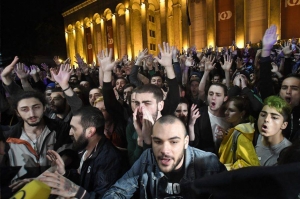 „თეთრი ხმაურის მოძრაობა“ პრემიერის და შს მინისტრის გადადგომას ითხოვს