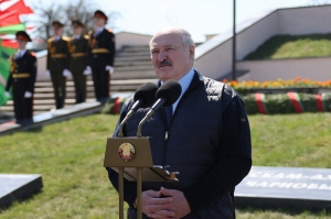 ლუკაშენკო: მადლობა ღმერთს, რომ დიქტატურა გვაქვს