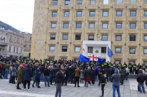 „აგარის შაქრის“ ქარხნის თანამშრომლებმა აქცია შეწყვიტეს