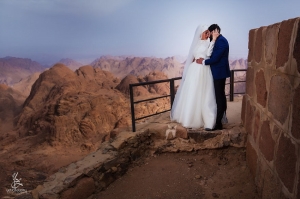 ეგვიპტელმა წყვილმა ქორწილი 2200 მ სიმაღლეზე გადაიხადა