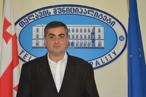 შვილებზე ძალადობაში დადანაშაულებული საკრებულოს წევრის მიმართ გამოძიება დაიწყო