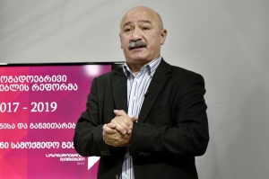 ვასილ მაღლაფერიძე საზოგადოებრივი მაუწყებლის დირექტორის თანამდებობიდან გადადგა