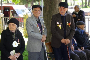 ბორჯომში ე.წ. ძმათა სასაფლაოზე სტალინის ბიუსტი ჩამოაგდეს და დააზიანეს